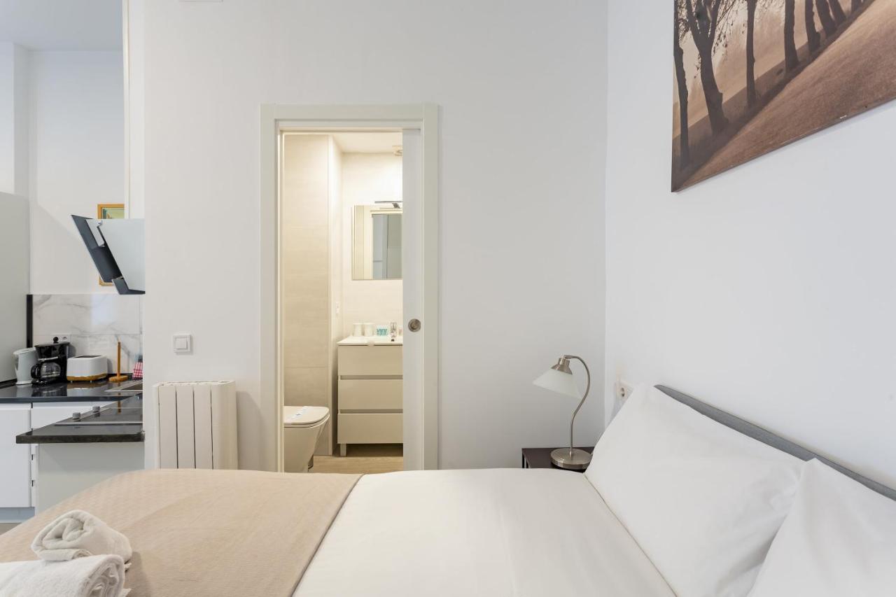 1 Bedroom 1 Bathroom Furnished - Av De America - Studio - Mintystay Madrid Exteriér fotografie
